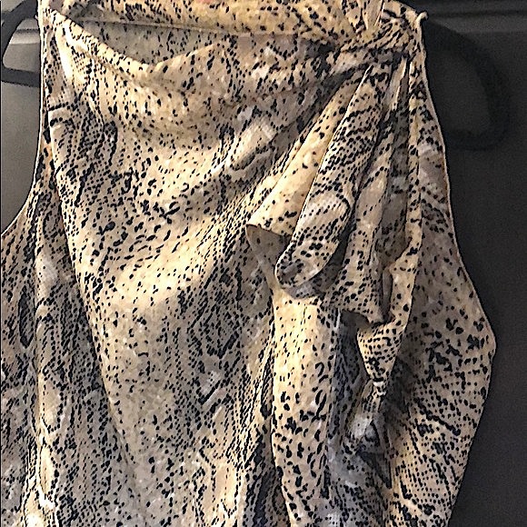 Animal print sleeveless balloon drape blouse with interesting pouf - Picture 3 of 5